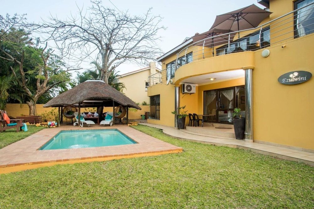 luxury executive double room for 2 guests with ensuite bathroom in ballito