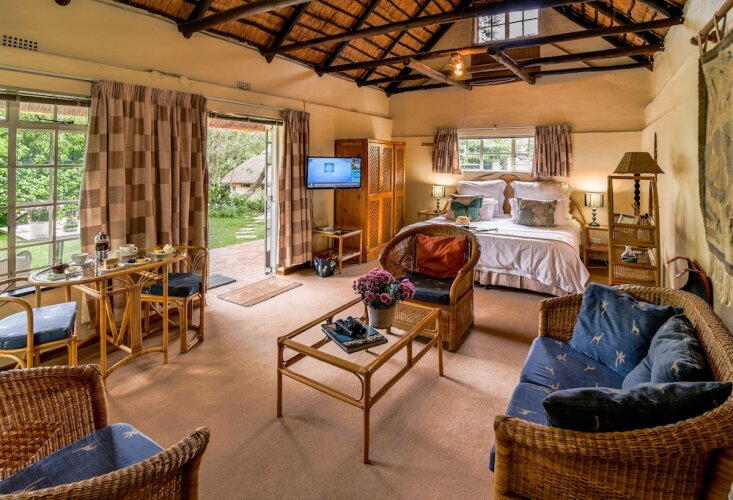 charming yellowwood cottage for 2 people in spacious garden