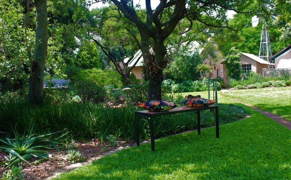 charming yellowwood cottage for 2 people in spacious garden