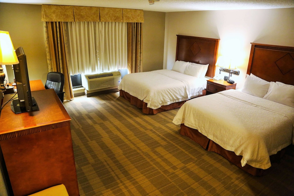 hampton inn and suites mccomb