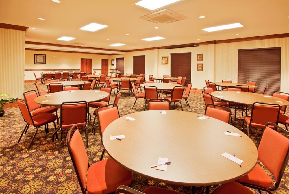 holiday inn express lucedale by ihg