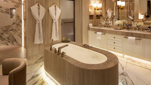 jumeirah mina a salam