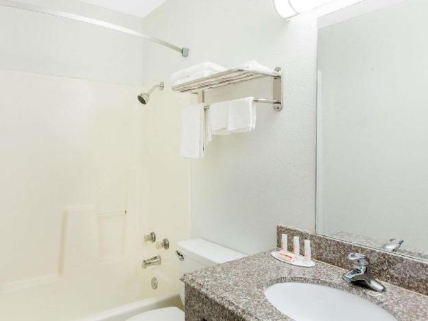 super 8 by wyndham sallisaw