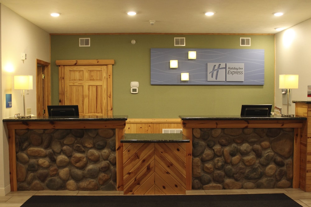 holiday inn express munising lakeview by ihg