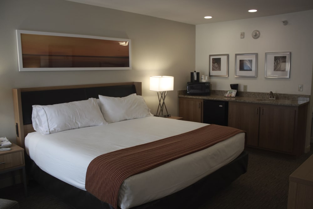 holiday inn express munising lakeview by ihg