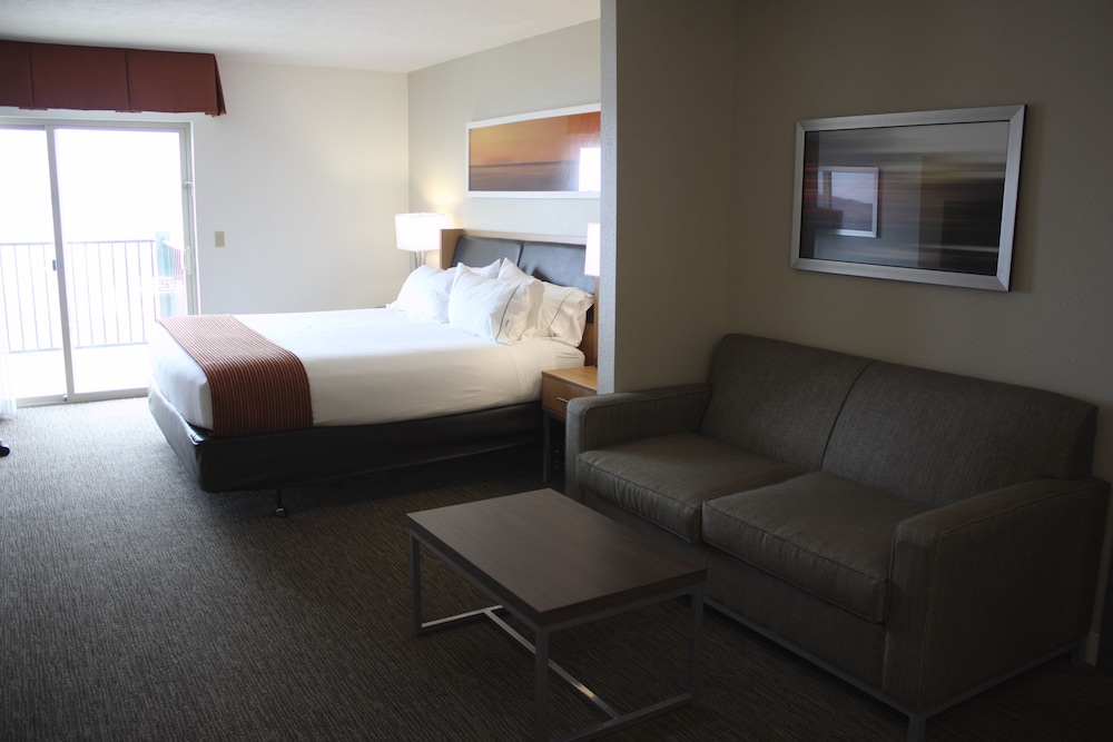 holiday inn express munising lakeview by ihg