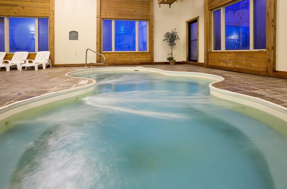 holiday inn express munising lakeview by ihg