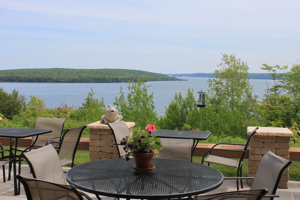 holiday inn express munising lakeview by ihg