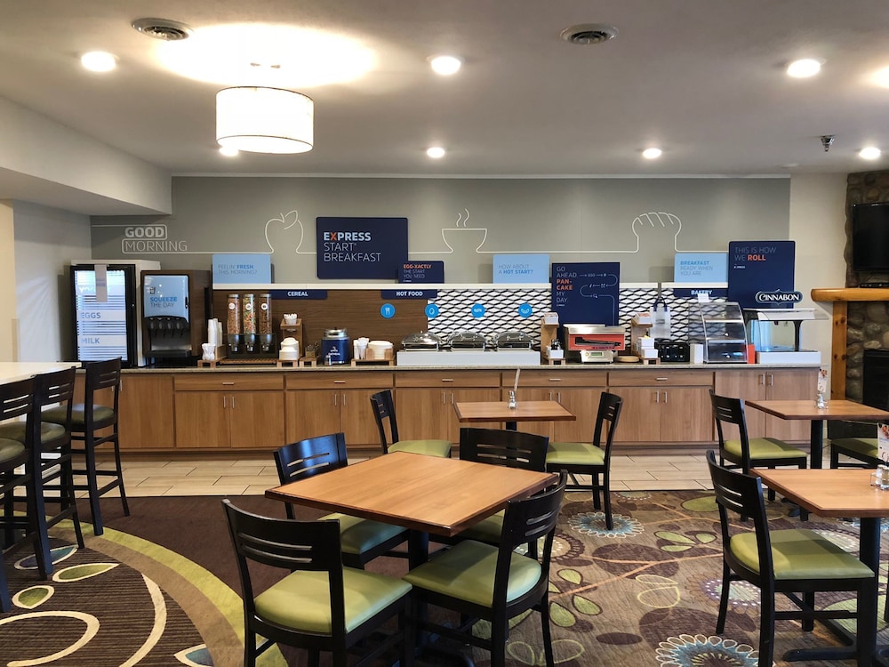 holiday inn express munising lakeview by ihg