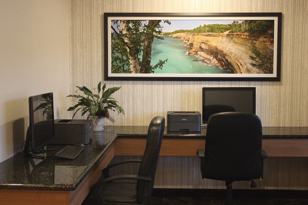 holiday inn express munising lakeview by ihg