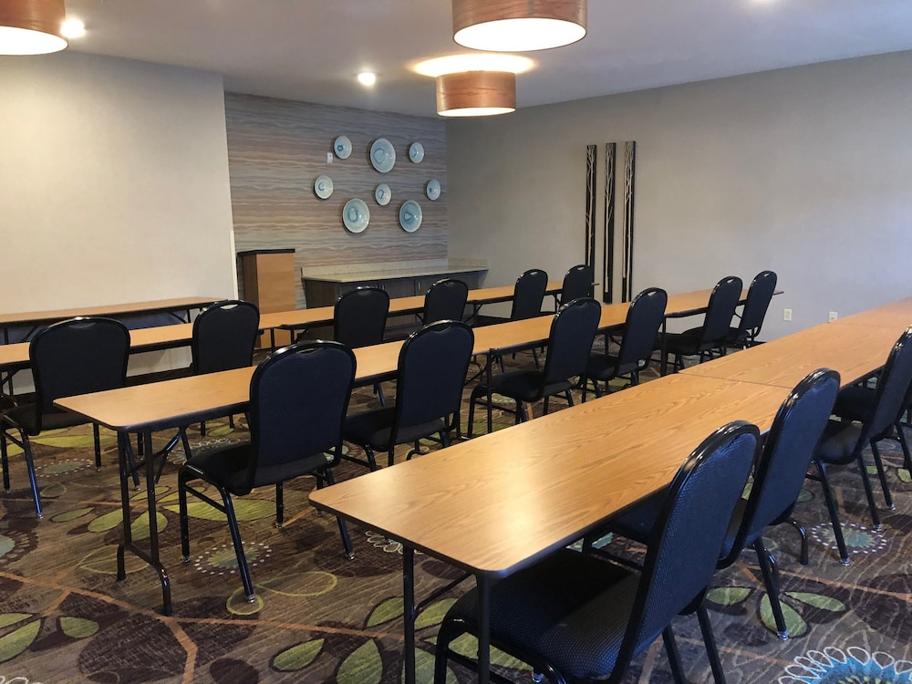 holiday inn express munising lakeview by ihg