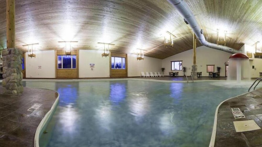 holiday inn express munising lakeview by ihg