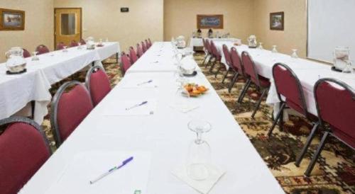 holiday inn express munising lakeview by ihg