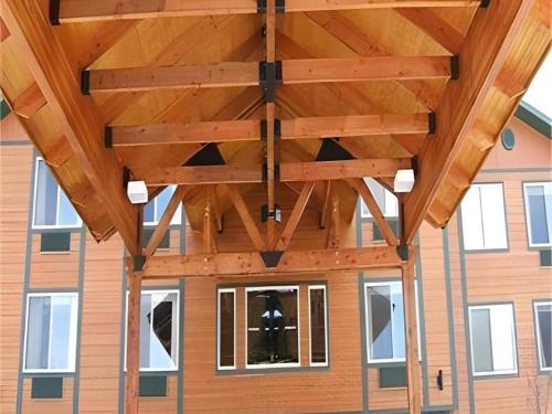 holiday inn express munising lakeview by ihg