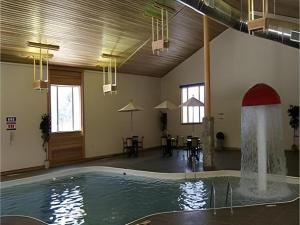 holiday inn express munising lakeview by ihg