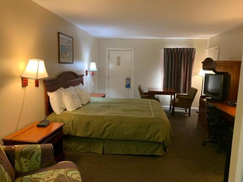 merrimac inn and suites