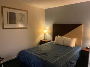 merrimac inn and suites