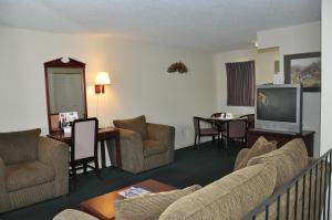 merrimac inn and suites