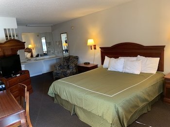 merrimac inn and suites