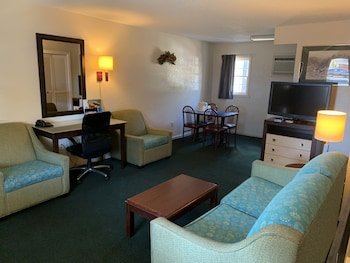 merrimac inn and suites