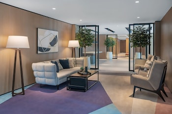 vida dubai marina and yacht club