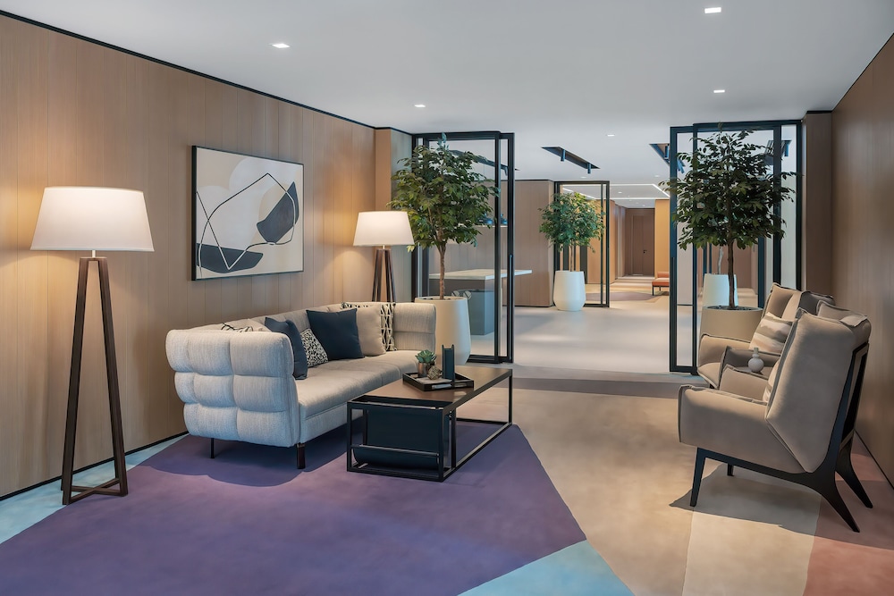 vida dubai marina and yacht club