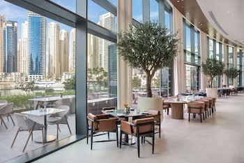 vida dubai marina and yacht club