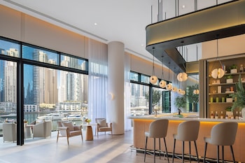 vida dubai marina and yacht club