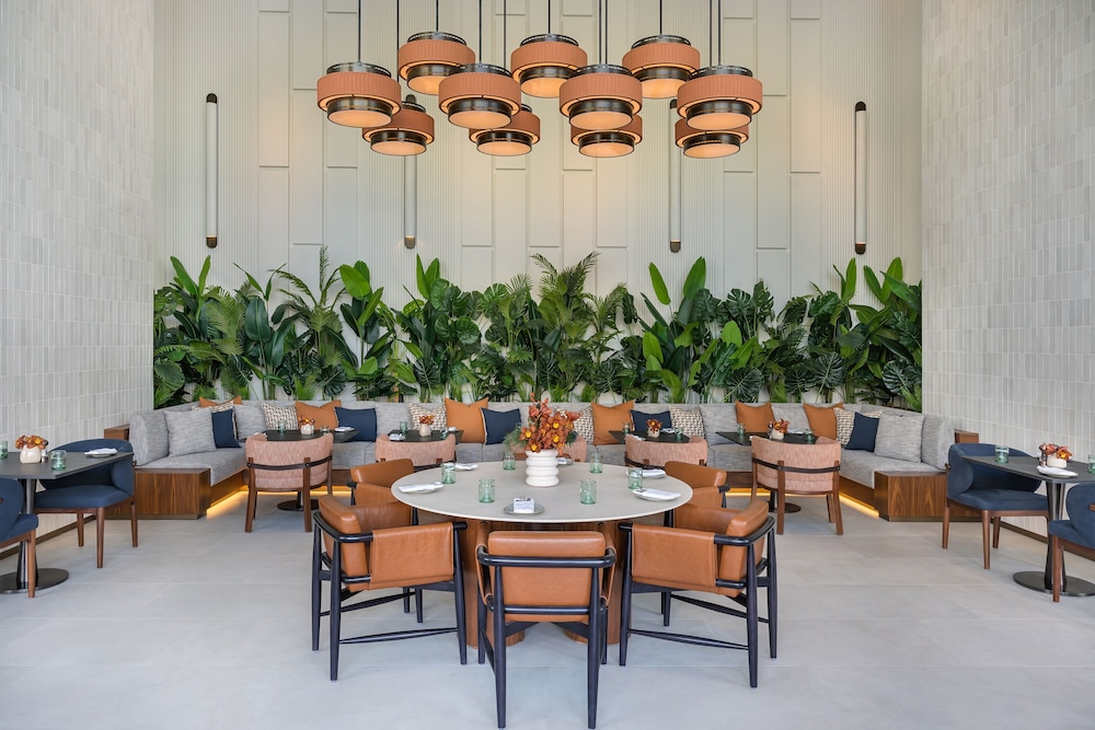 vida dubai marina and yacht club