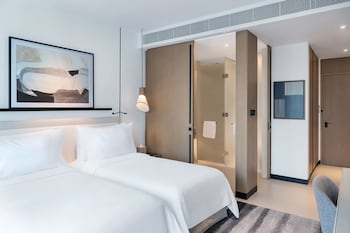 vida dubai marina and yacht club