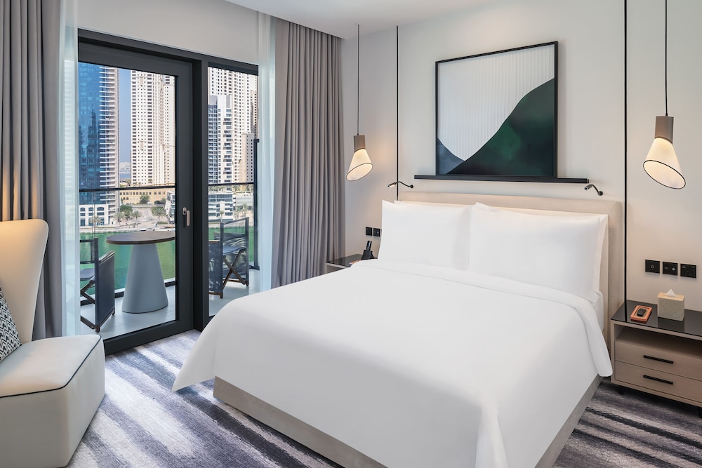 vida dubai marina and yacht club