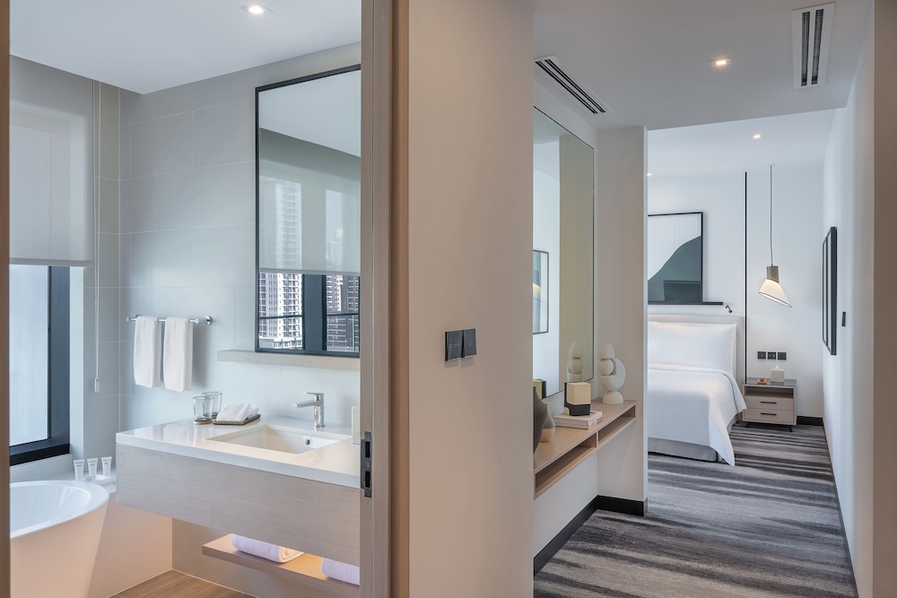 vida dubai marina and yacht club