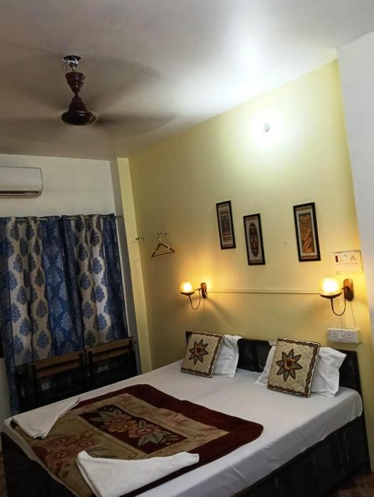 banaras rest house
