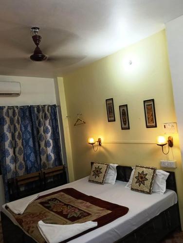 banaras rest house