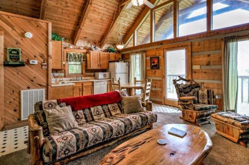 view private studio cabin hot tub relax honeymoon