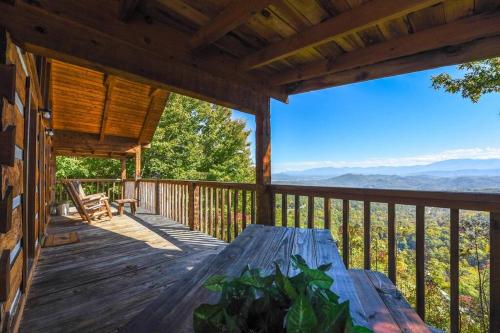 view private studio cabin hot tub relax honeymoon