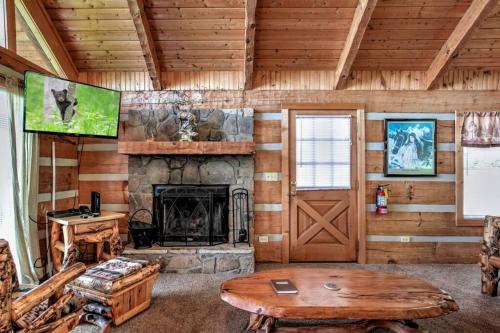 view private studio cabin hot tub relax honeymoon