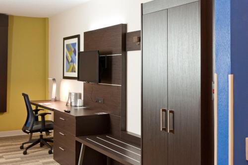 holiday inn express and suites scott lafayette wes