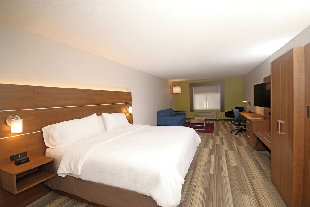 holiday inn express troutville by ihg