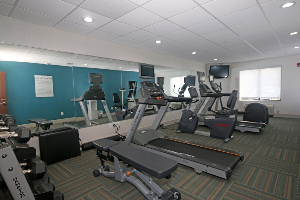 holiday inn express troutville by ihg