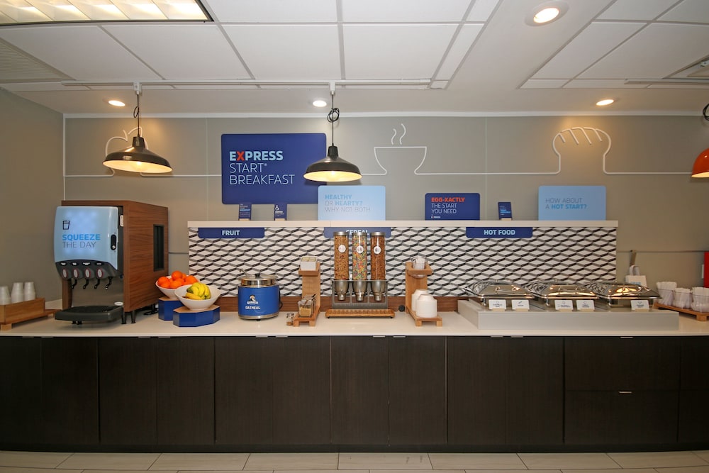 holiday inn express troutville by ihg