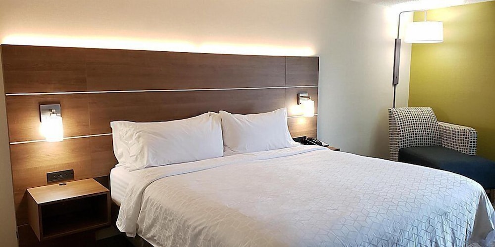 holiday inn express troutville by ihg