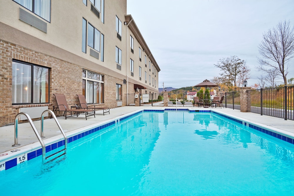 Holiday Inn Express Troutville By Ihg,Daleville>>Amsterdam,3 star