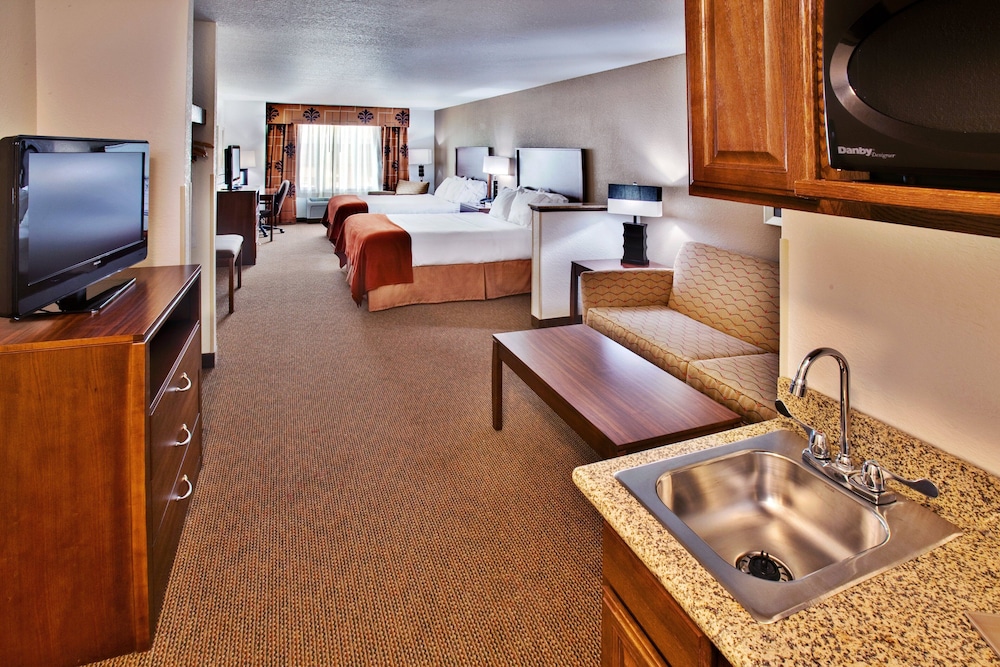 holiday inn express hotel and suites dubuque by ihg