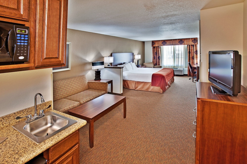 holiday inn express hotel and suites dubuque by ihg