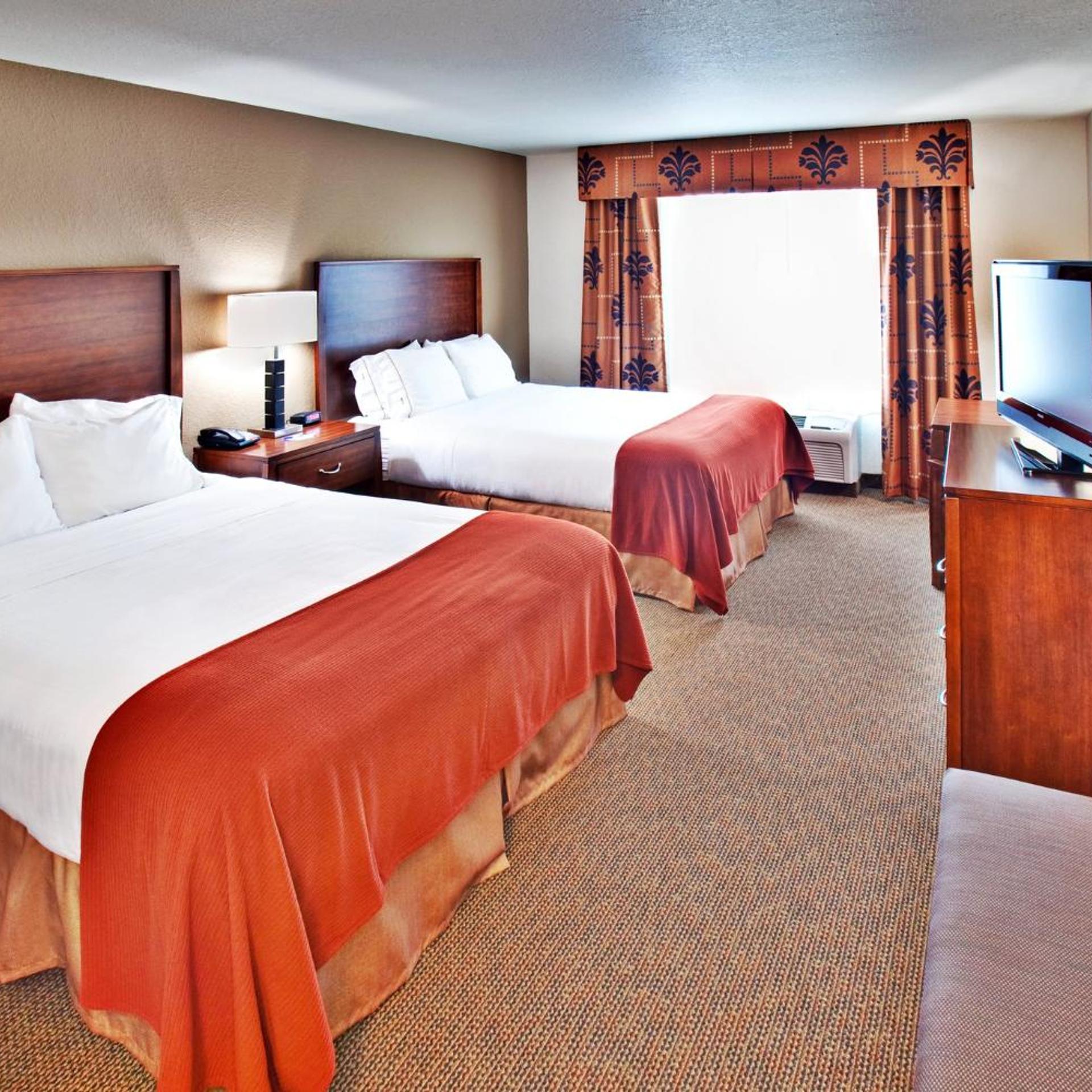 holiday inn express hotel and suites dubuque by ihg
