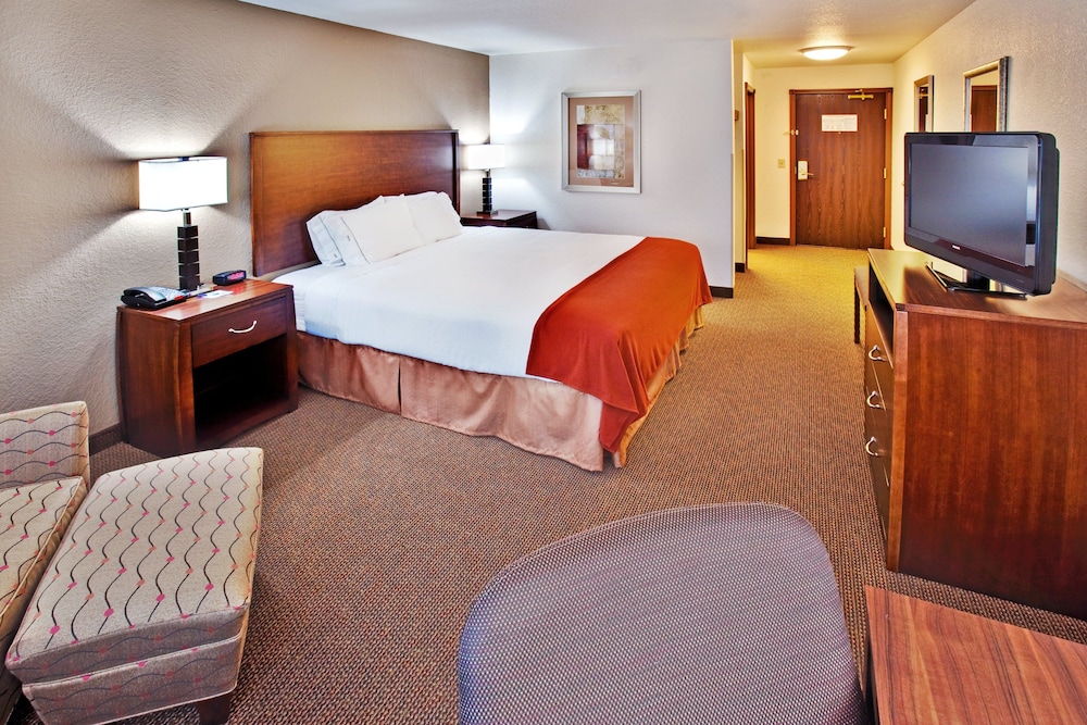 holiday inn express hotel and suites dubuque by ihg