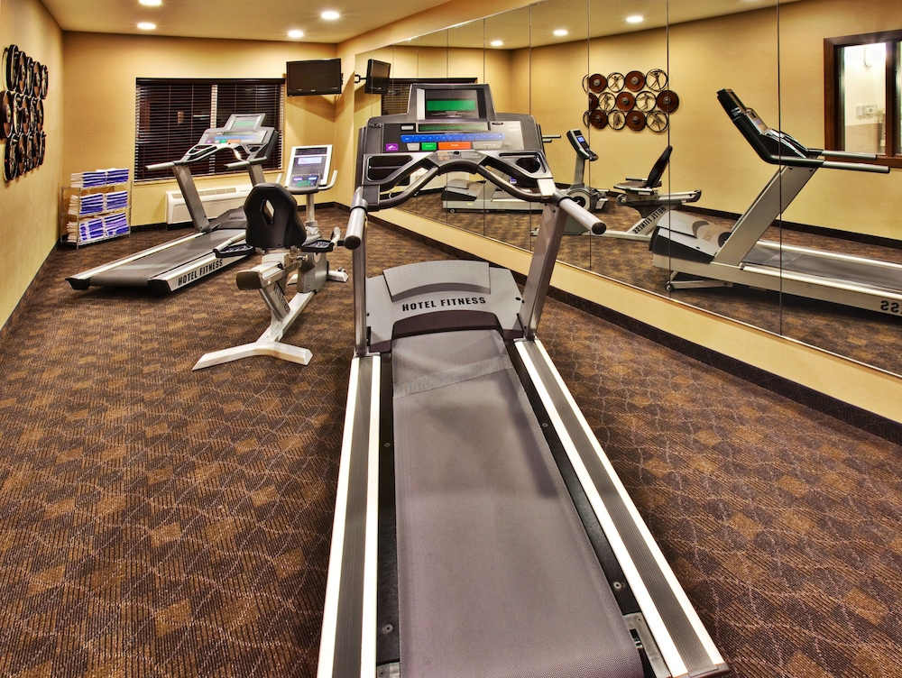 holiday inn express hotel and suites dubuque by ihg