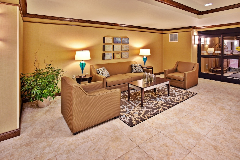 holiday inn express hotel and suites dubuque by ihg