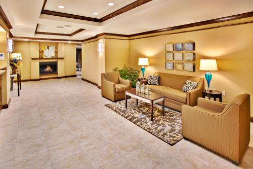 holiday inn express hotel and suites dubuque by ihg